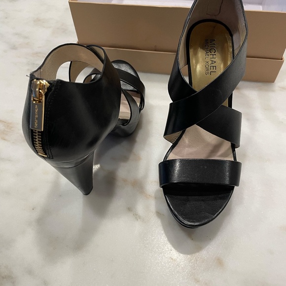 Holiday Dress Black Leather Shoe Sandals, Michael Kore Elena Platform Modern - Picture 6 of 10